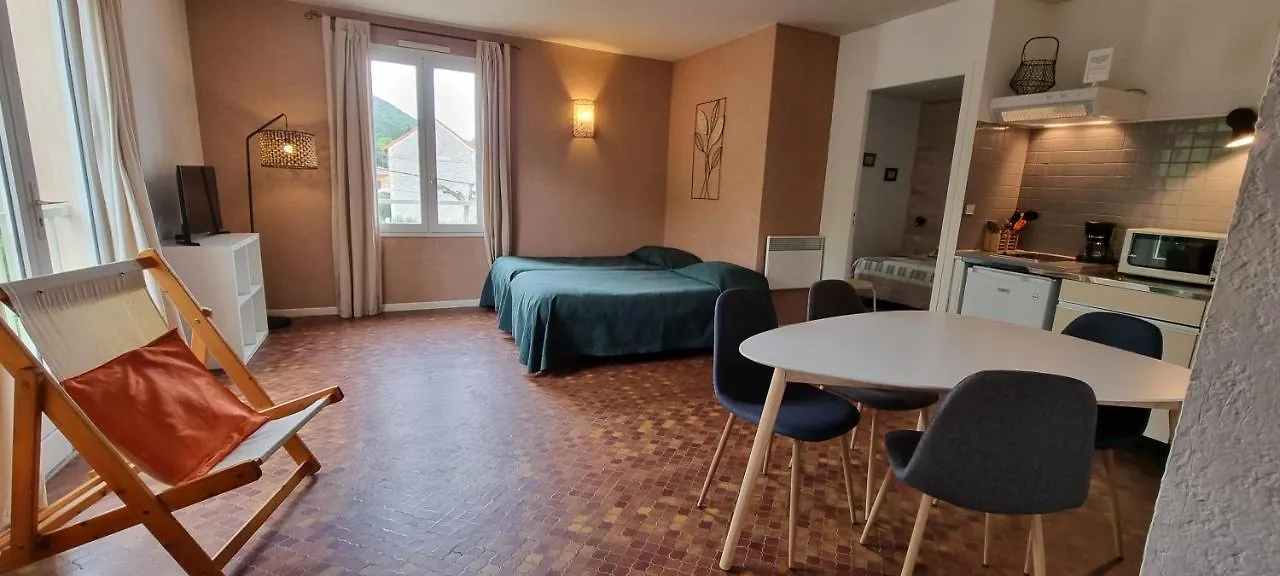 Logis Hotels Le Saint Marc Mollans-sur-Ouvèze 3*,