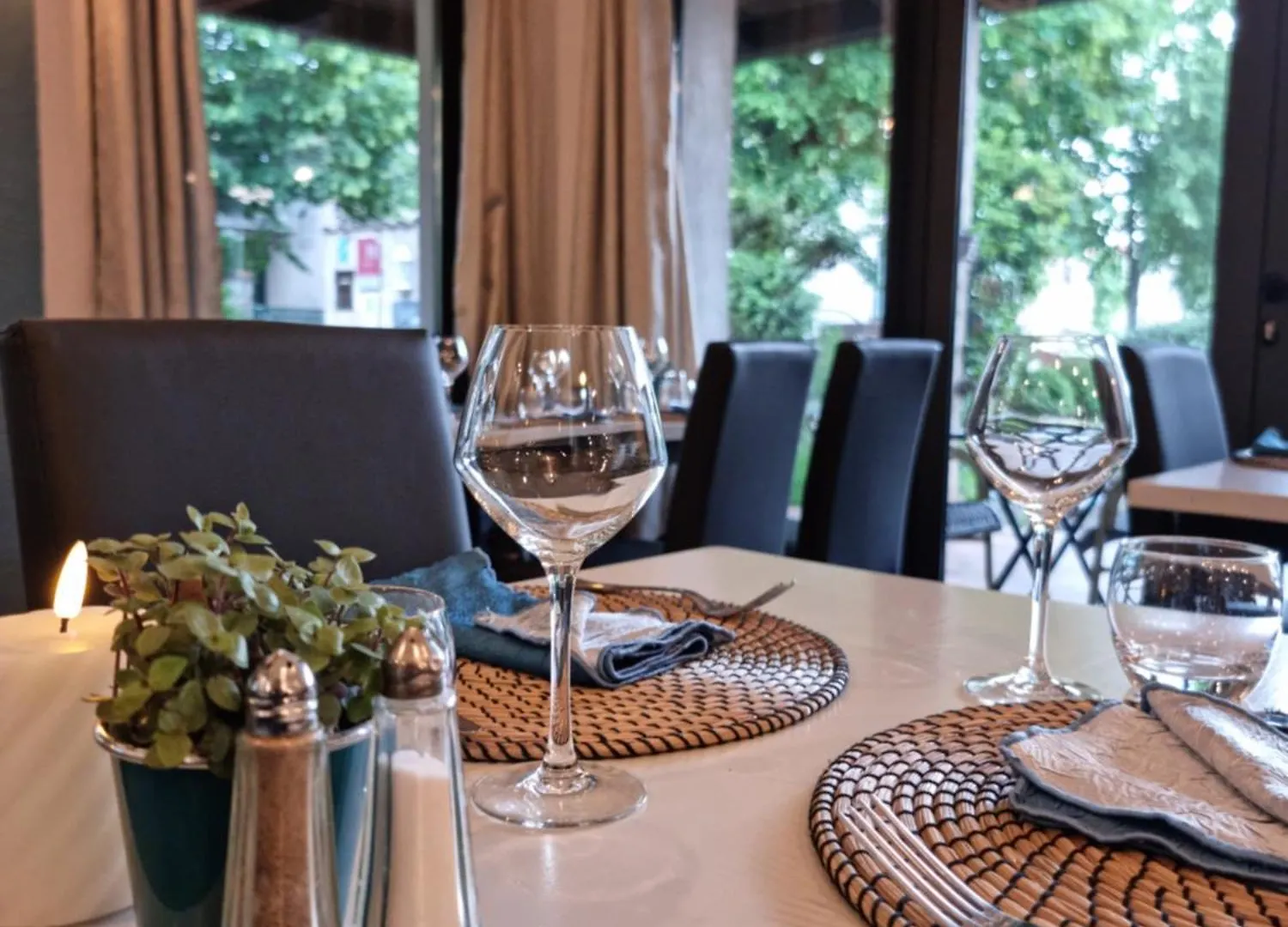 Logis Hotels Le Saint Marc Mollans-sur-Ouvèze
