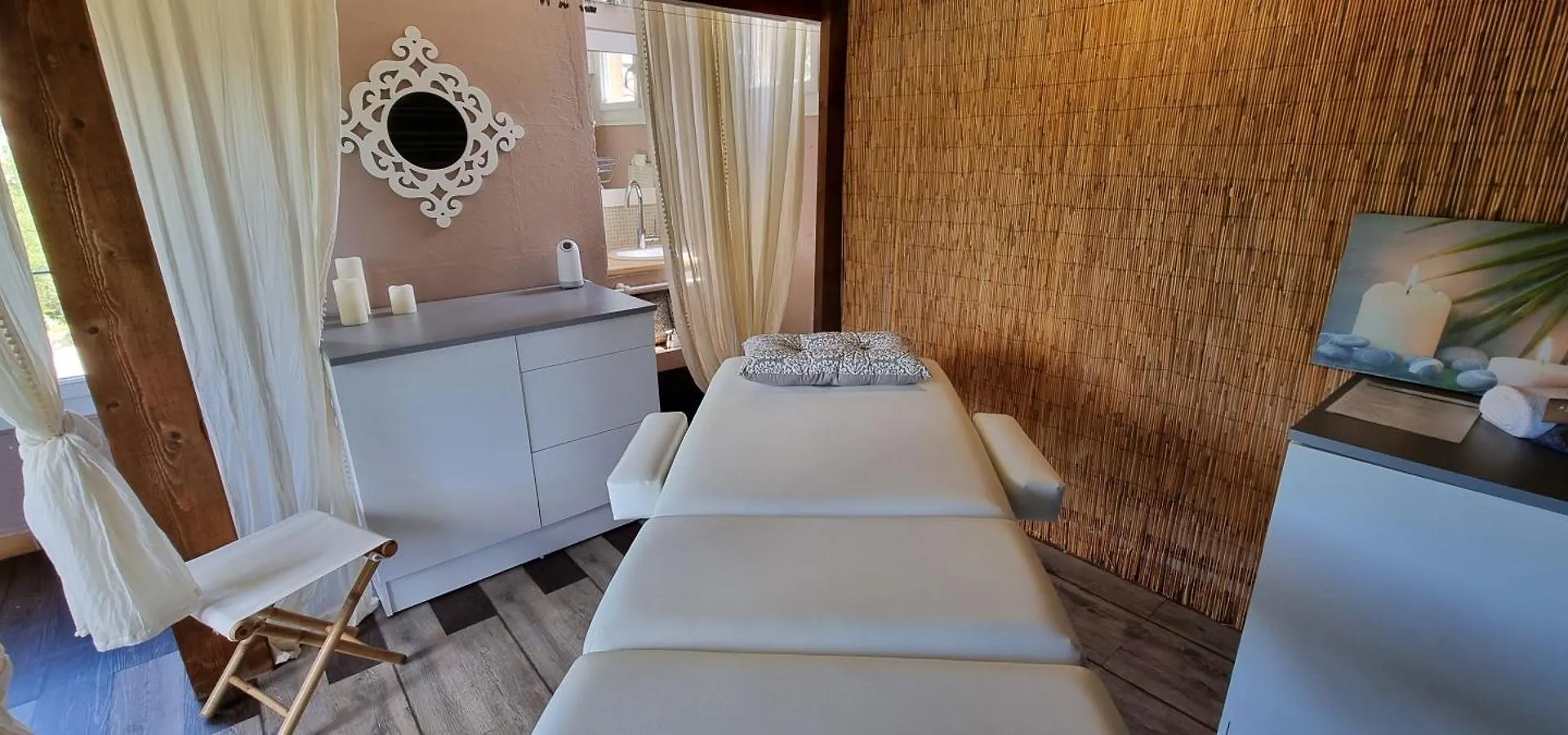 Logis Hotels Le Saint Marc Mollans-sur-Ouvèze 3*,