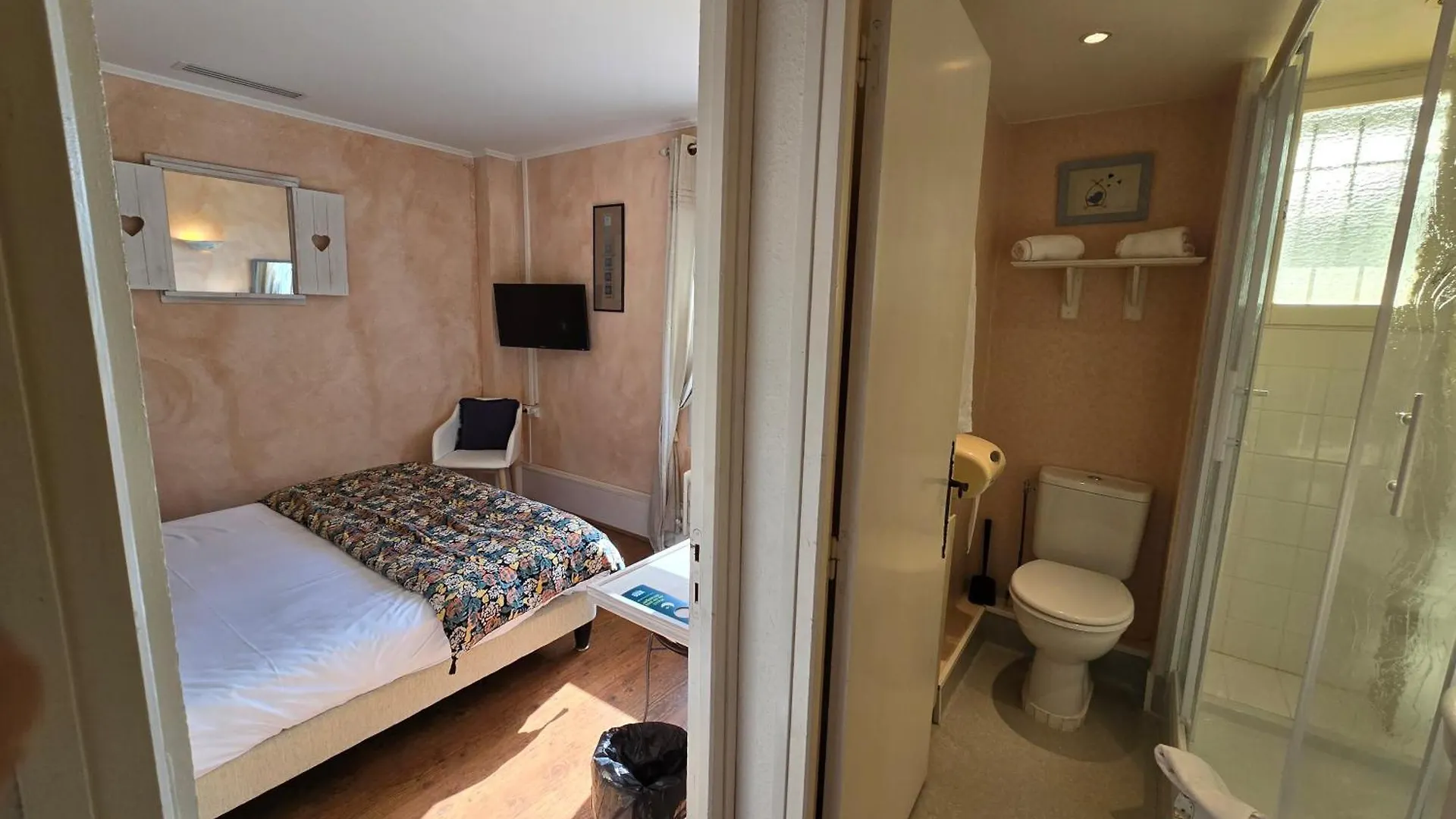 Logis Hotels Le Saint Marc Mollans-sur-Ouvèze
