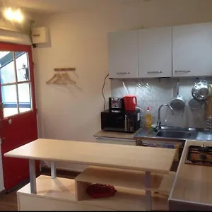 https://studio-maison-jardin-mtro.fr-paris.fr