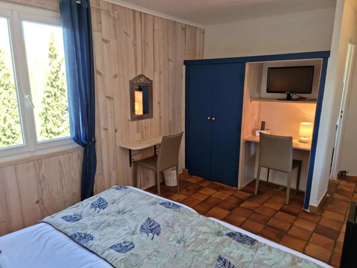 ***  Hotel Le Saint Marc à Mollans-sur-Ouvèze France