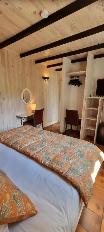 ***  Hotel Le Saint Marc à Mollans-sur-Ouvèze France