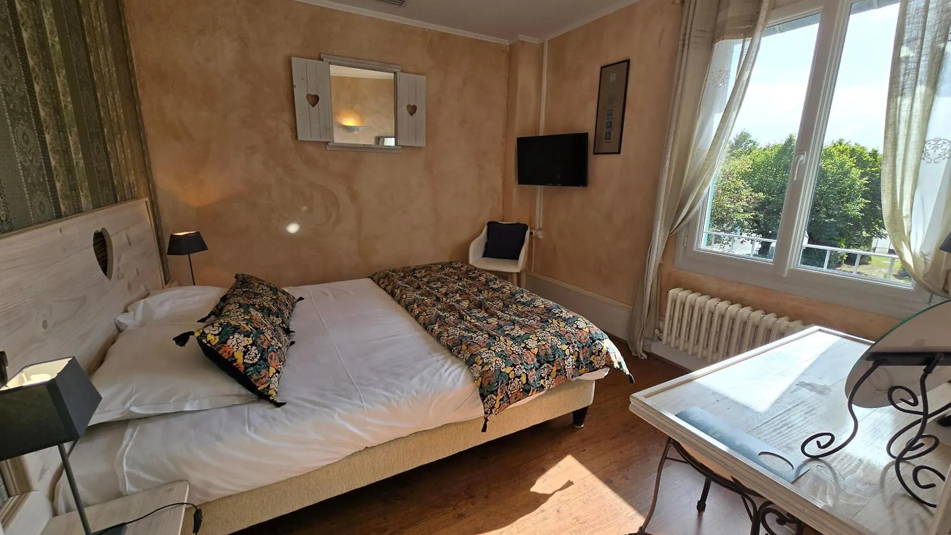 Logis Hotels Le Saint Marc Mollans-sur-Ouvèze Frankreich