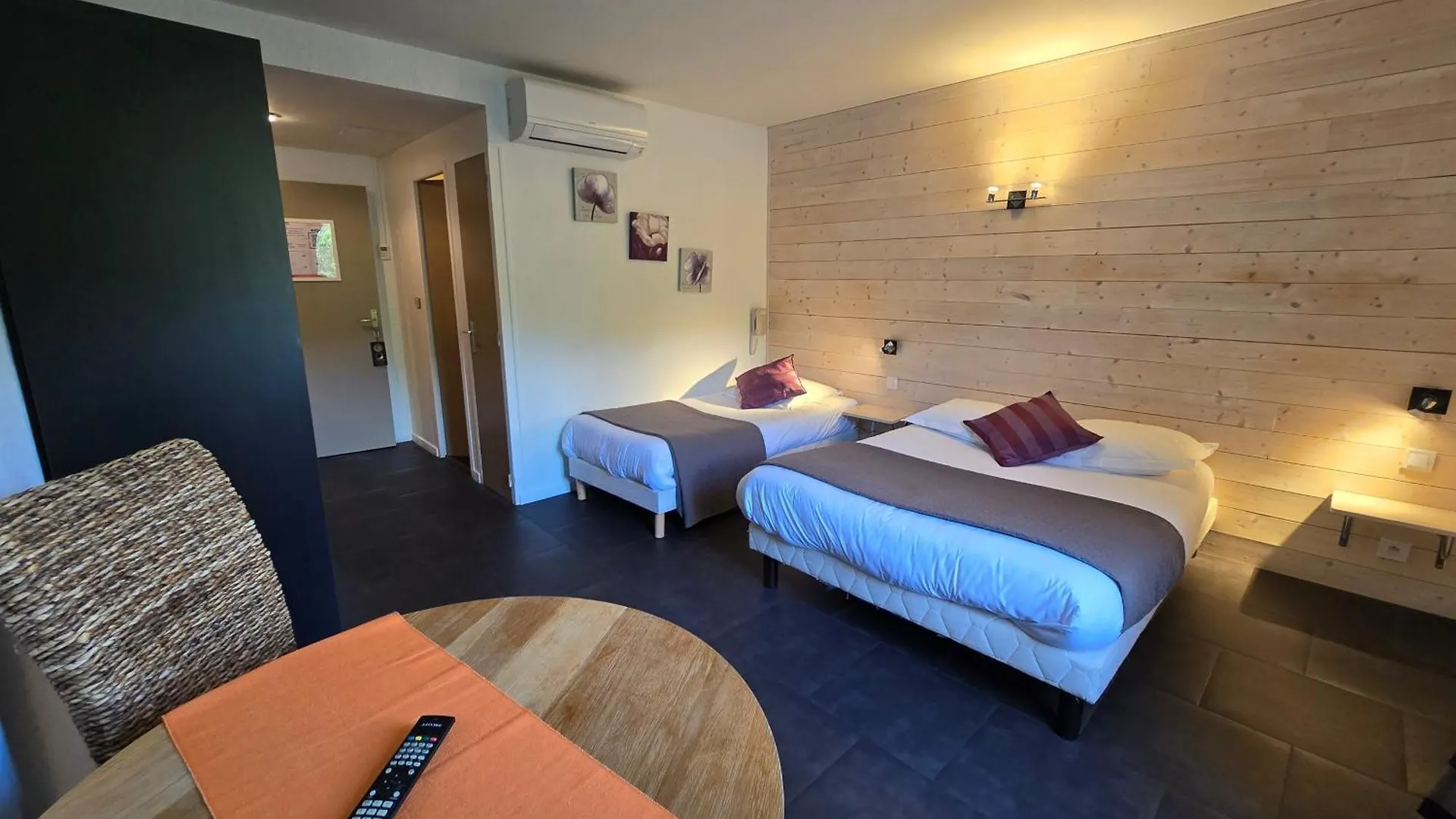 ***  Hotel Le Saint Marc à Mollans-sur-Ouvèze France