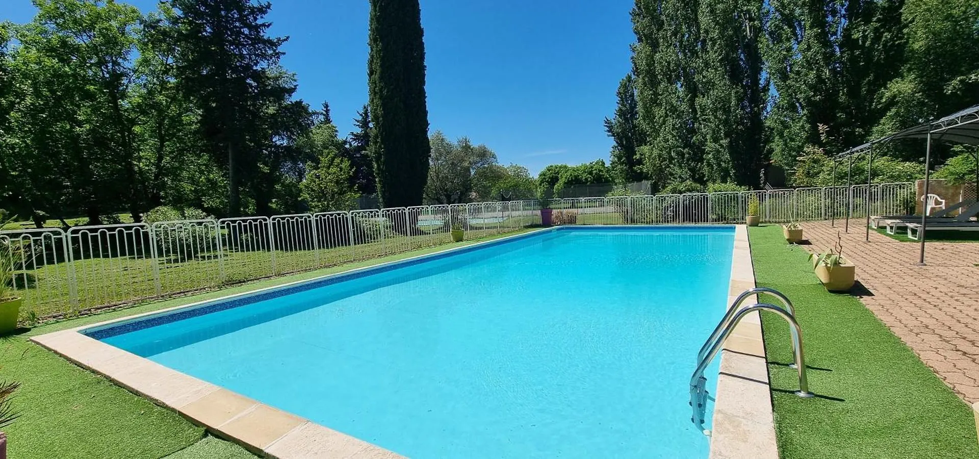 Logis Hotels Le Saint Marc Mollans-sur-Ouvèze Frankreich