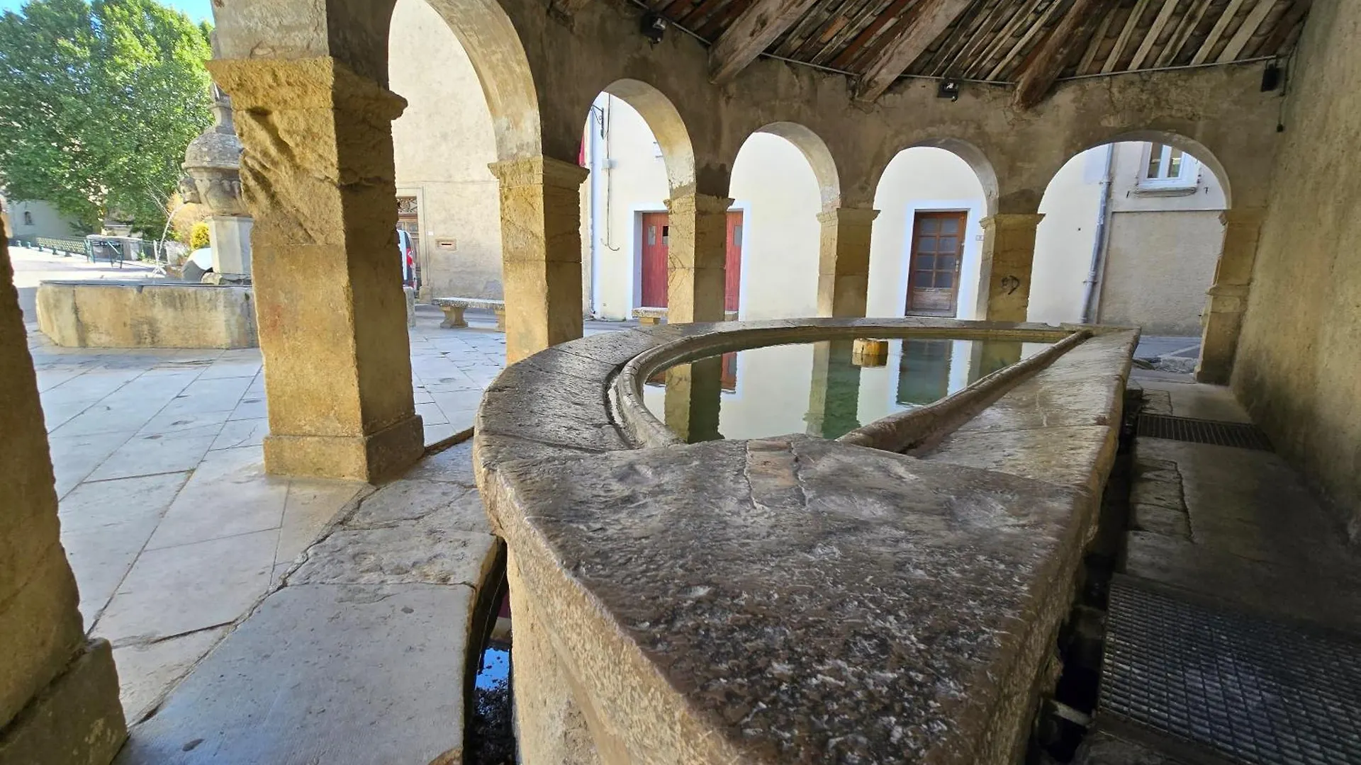 Logis Hotels Le Saint Marc Mollans-sur-Ouveze 3*,