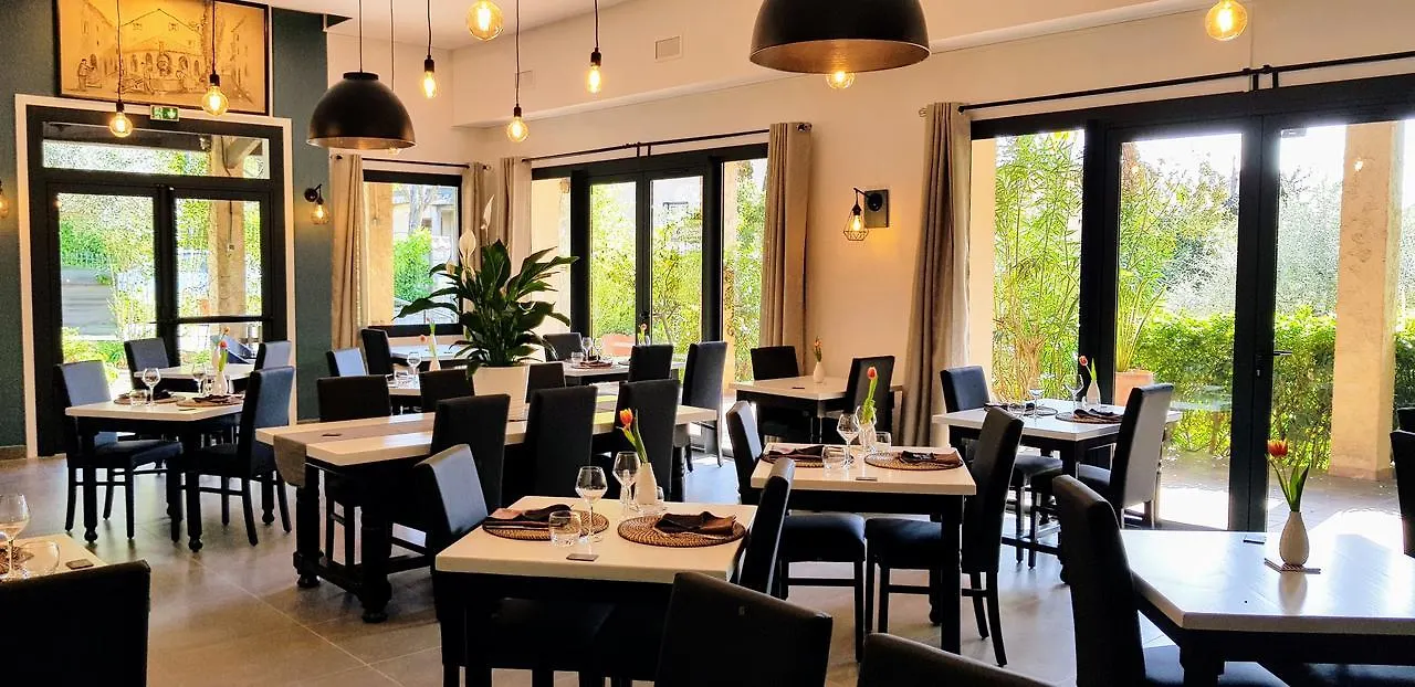Logis Hotels Le Saint Marc Mollans-sur-Ouveze