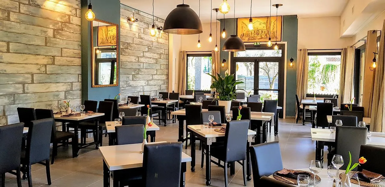 Logis Hotels Le Saint Marc Mollans-sur-Ouvèze